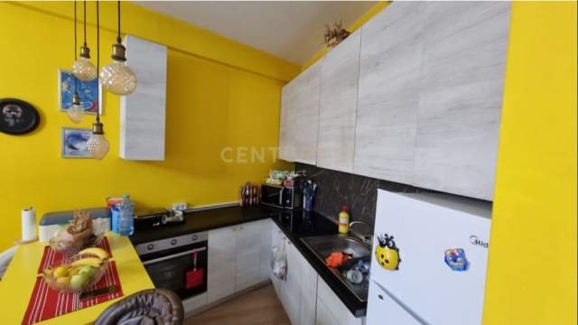 Tirane, shes apartament 1+1 Kati 5, 62 m² 93.600 Euro (Medreseja)