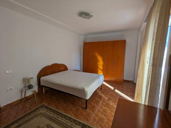 Tirane, jepet me qera apartament Kati 6, 100 m² 400 Euro (Don Bosko)