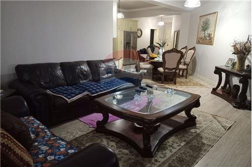 Tirane, shitet apartament 3+1+A+BLK Kati 3, 136 m² 259.000  (Rruga e Kavajes)