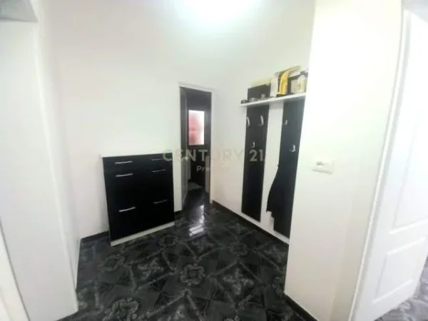 Tirane, jepet me qera apartament Kati 3, 90 m² 450 Euro