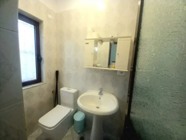 Tirane, jepet me qera apartament Kati 3, 90 m² 450 Euro