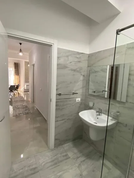 Tirane, jepet me qera apartament Kati 8, 75 m² 600 Euro (Astir)