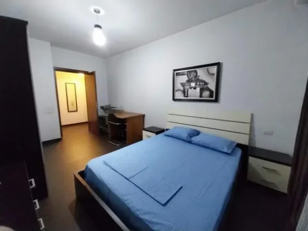 Tirane, jepet me qera apartament Kati 5, 109 m²  (Zogu i Zi)