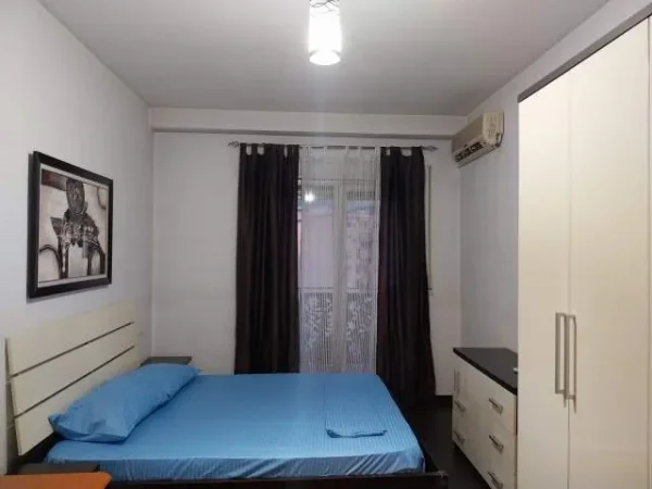 Tirane, jepet me qera apartament Kati 5, 109 m²  (Zogu i Zi)