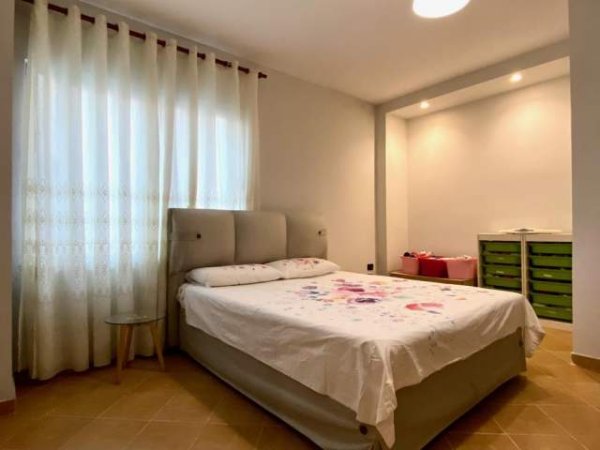 Tirane, shitet apartament 1+1 Kati 6, 63 m² 80.000 Euro (Rruga Tre Deshmoret)