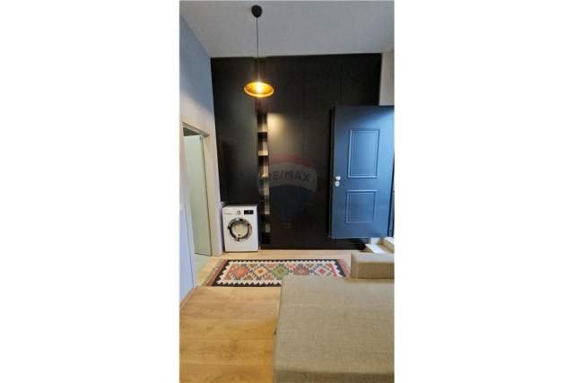 Tirane, jepet me qera apartament 1+1 Kati 3, 45 m² 650 Euro (Pazari i Ri)