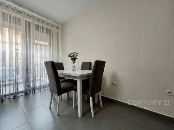Tirane, jepet me qera apartament 1+1+BLK Kati 2, 60 m² 600 Euro