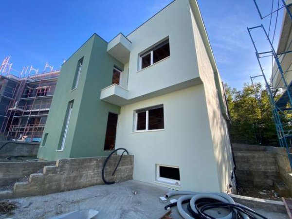 Tirane, shitet Vile 3 Katshe 380 m² 1.100.000 Euro (TEG)