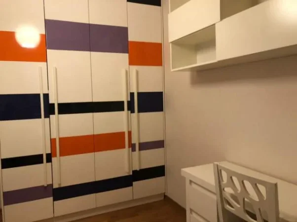 Tirane, jepet me qera apartament 2+1 90 m² 700 Euro (rruga Peti)