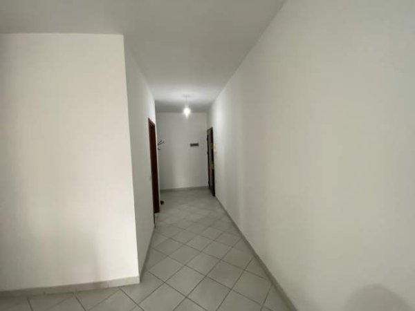 Tirane, jepet me qera apartament 2+1+BLK Kati 2, 100 m² 40.000 Leke (Rruga Rexhep Shala)