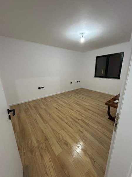 Tirane, shitet apartament 1+1 Kati 4, 58 m² 88.000 Euro (Shkolla 1 Maji)