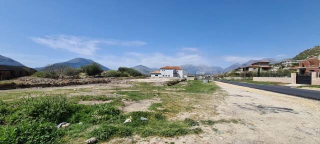 Sarande, shes toke 4.000 m² 335.000 Euro (Autostrada Kardhiq-Sarande)