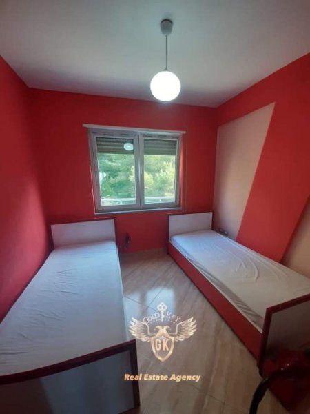 Durres, jepet me qera apartament 3+1+A+BLK Kati 5, 120 m² 400 Euro (CURRILA)