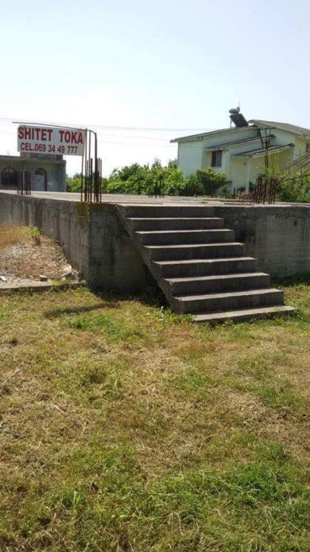 Fier, shes truall 1.000 m² 1 Leke (Prane shkolles Numani)