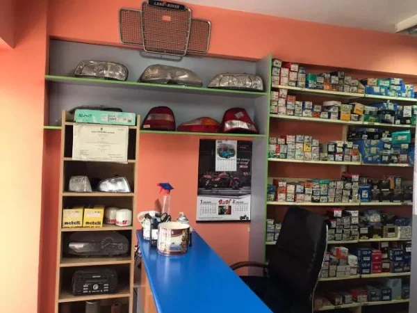 Tirane,  shitet biznesi Pjese kembimi per automojete dyqan Kati 2, 60 m² 12.000 Euro (Bulevardi gjergj fishta)