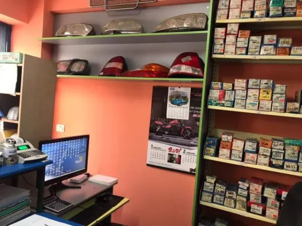 Tirane,  shitet biznesi Pjese kembimi per automojete dyqan Kati 2, 60 m² 12.000 Euro (Bulevardi gjergj fishta)