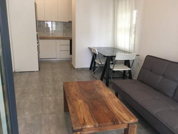 Tirane, jap me qera apartament 2+1+A+BLK Kati 0, 70 m² 400 Euro (Frosina Plaku/kompleksi Magnet)