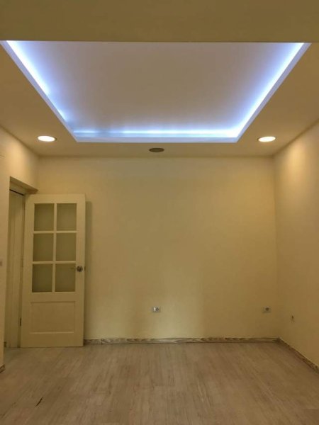 Tirane, jepet me qera apartament 3+1 Kati 3, 85 m² 650 Euro (Ibrahim Rugova)
