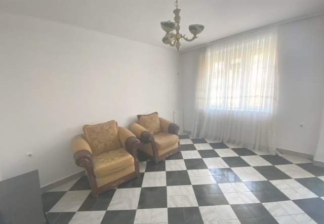 Elbasan, jepet me qera apartament 72 m² 18.000 Leke