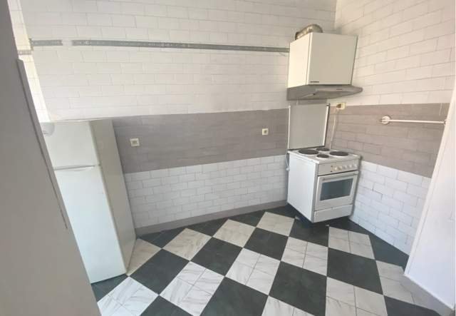 Elbasan, jepet me qera apartament 72 m² 18.000 Leke