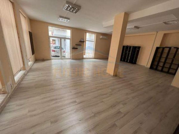 Tirane, jepet me qera apartament, 100 m² , 500 Euro (Liqeni i Thate)