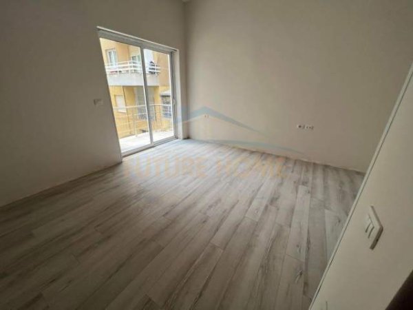 Tirane, jepet me qera apartament, 100 m² , 500 Euro (Liqeni i Thate)