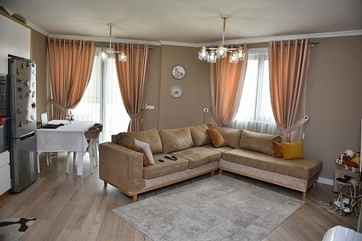 Tirane, jepet me qera apartament 2+1 500 Euro