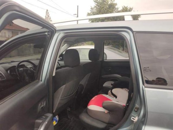 Tirane, shes makine Mitsubishi outlander Viti 2010, 7.500 Euro