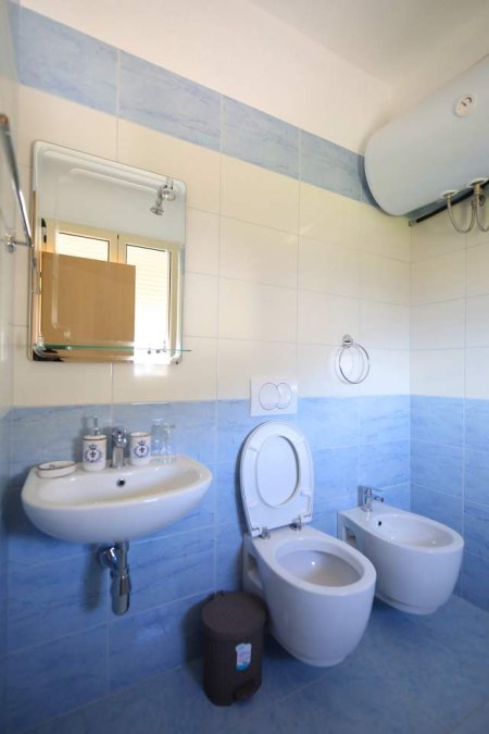 Vlore, jepet me qera apartament 2+1+A+BLK Kati 10, 120 m² 70 Euro, me pamje panoramike nga deti -  Lungomare