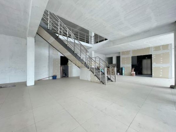 Tirane, shes ambjent biznesi Kati 0, 1.860 m² 1.660.000 Euro (Vaqarr)