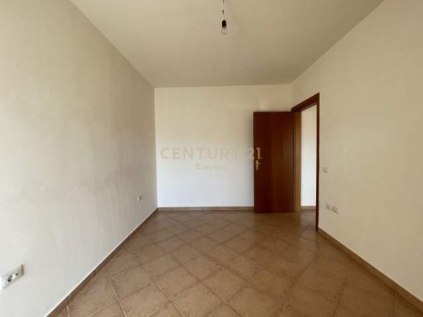 Tirane, shitet apartament 2+1+BLK Kati 12, 80 m² 142.000 Euro (Globe)