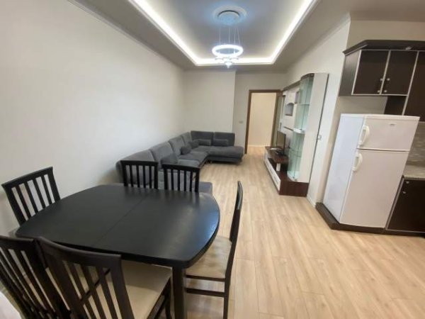 Tirane, jepet me qera apartament 2+1 Kati 2, 600 Euro (Liqeni i Thate)