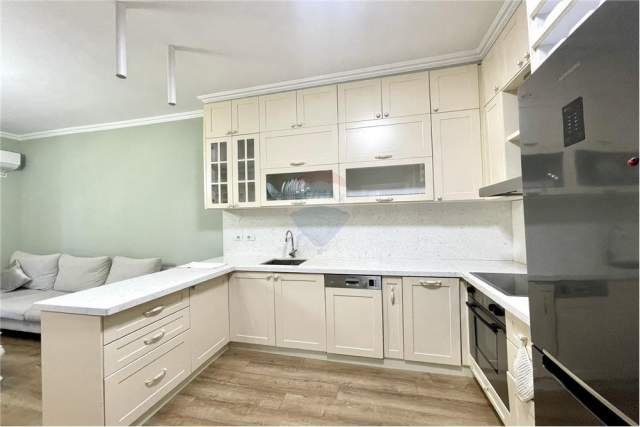 Tirane, jepet me qera apartament Kati 2, 110 m² 800 Euro (Rruga e Kosovarve)