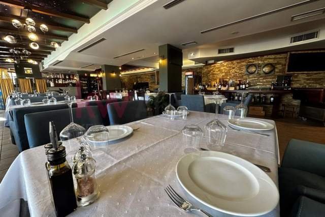 Tirane, jepet me qera bar-resorant Kati 2, 500 m² 5.000 Euro (Bulevardi Zhan D'ark)