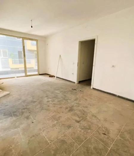Tirane, ofert apartament 56.000 Euro (Shkoze)