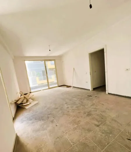 Tirane, ofert apartament 56.000 Euro (Shkoze)