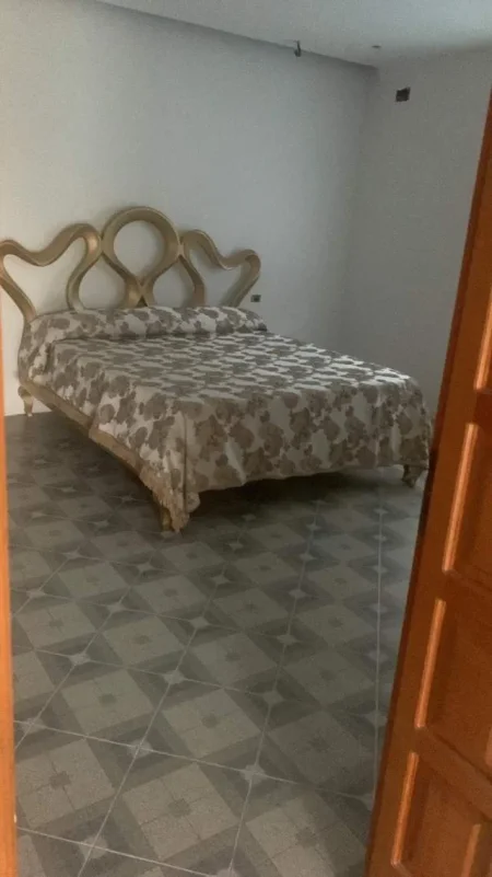Tirane, jepet me qera apartament Kati 0, 110 m² 30.000 Leke (prane Syri TV)