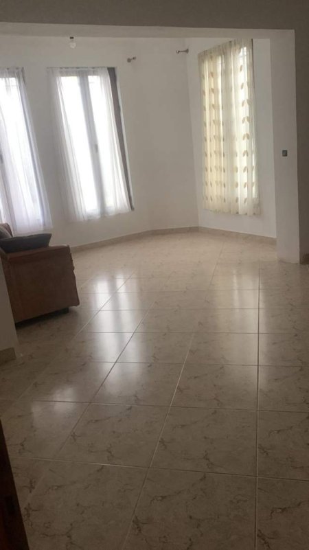 Tirane, jepet me qera apartament Kati 0, 110 m² 30.000 Leke (prane Syri TV)