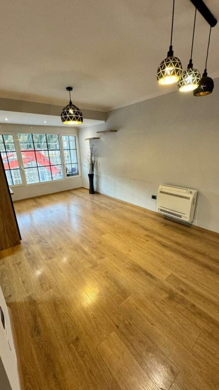Tirane, jepet me qera apartament 2+1 Kati 2, 85 m² 900 Euro (Shallvaret përball Taiwanit.)