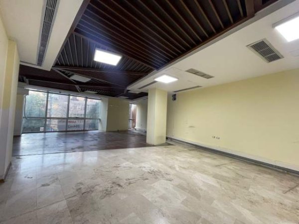 Tirane, jepet me qera ambjent biznesi Kati 1, 204 m² 3.200 Euro (Rruga Elbasanit)