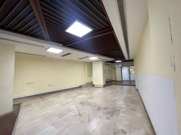 Tirane, jepet me qera ambjent biznesi Kati 1, 204 m² 3.200 Euro (Rruga Elbasanit)