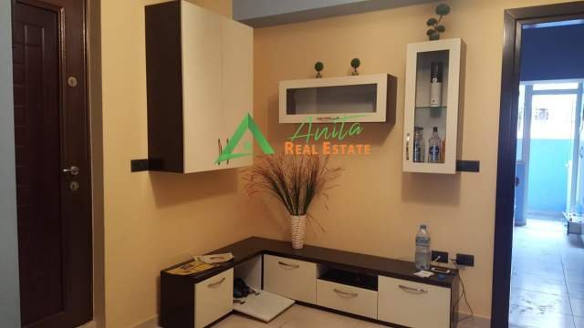 Tirane, jepet me qera apartament 2+1+BLK Kati 0, 80 m² 520 Euro (Rruga e Kavajes)