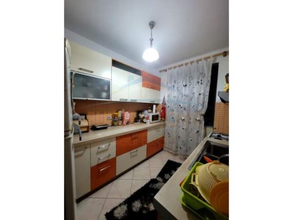 Tirane, shitet apartament Kati 5, 128.000 Euro (Muhamet Gjollesha)