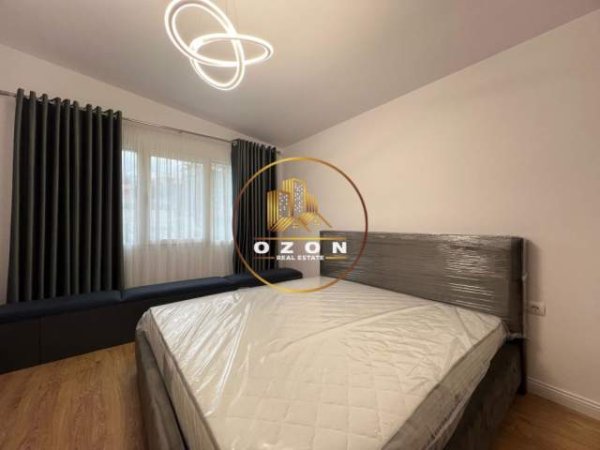 Tirane, jepet me qera Vile 3+1 Kati 1, 268 m² 3.000 Euro (QendaTregtare Teg)