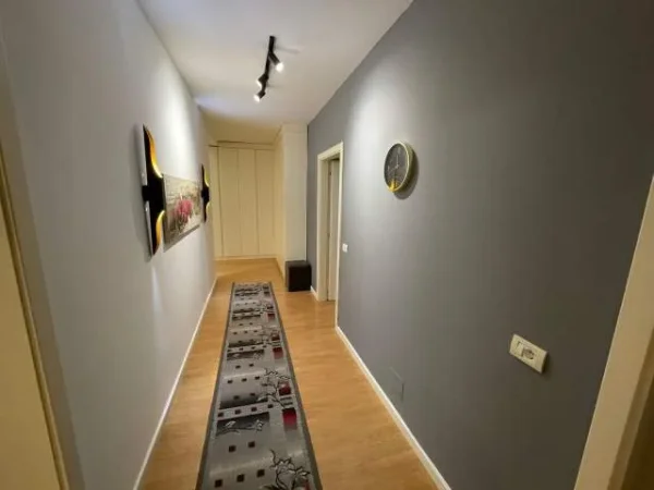 jepet me qera apartament 3+1+A+BLK Kati 1, 201 m² 900 Euro (Komuna Parisit)