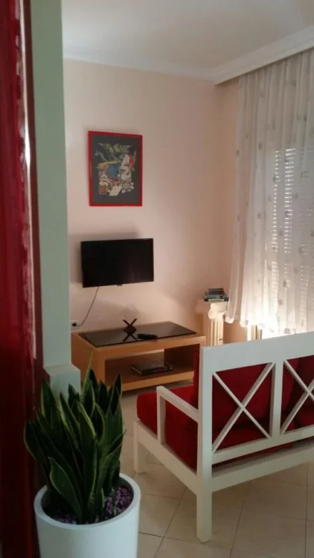 Tirane, jepet me qera apartament Kati 3, 55 m² 40.000 Leke (Pazari i Ri)