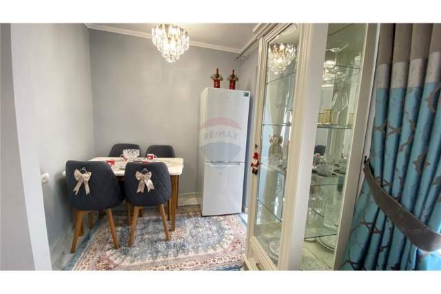 Tirane, jepet me qera apartament 1+1 Kati 2, 50 m² 500  (Shkolla e Baletit)