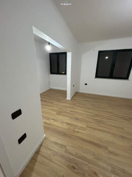 Tirane, shes apartament 1+1 Kati 4, 58 m² 88.000 Euro (ali demi)