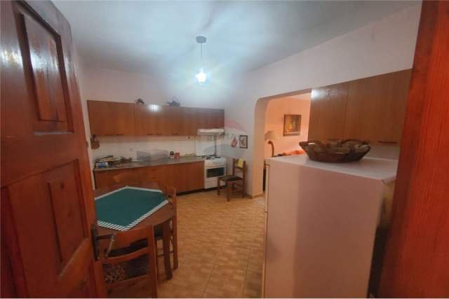 Tirane, jepet me qera apartament 2+1+A+BLK Kati 2, 100 m² 500 Leke (21 dhjetori)