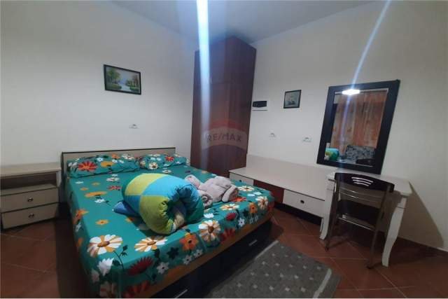 Tirane, jepet me qera garsonier 1+1 Kati 1, 37 m² 340 Euro (Bulevardi i Ri)